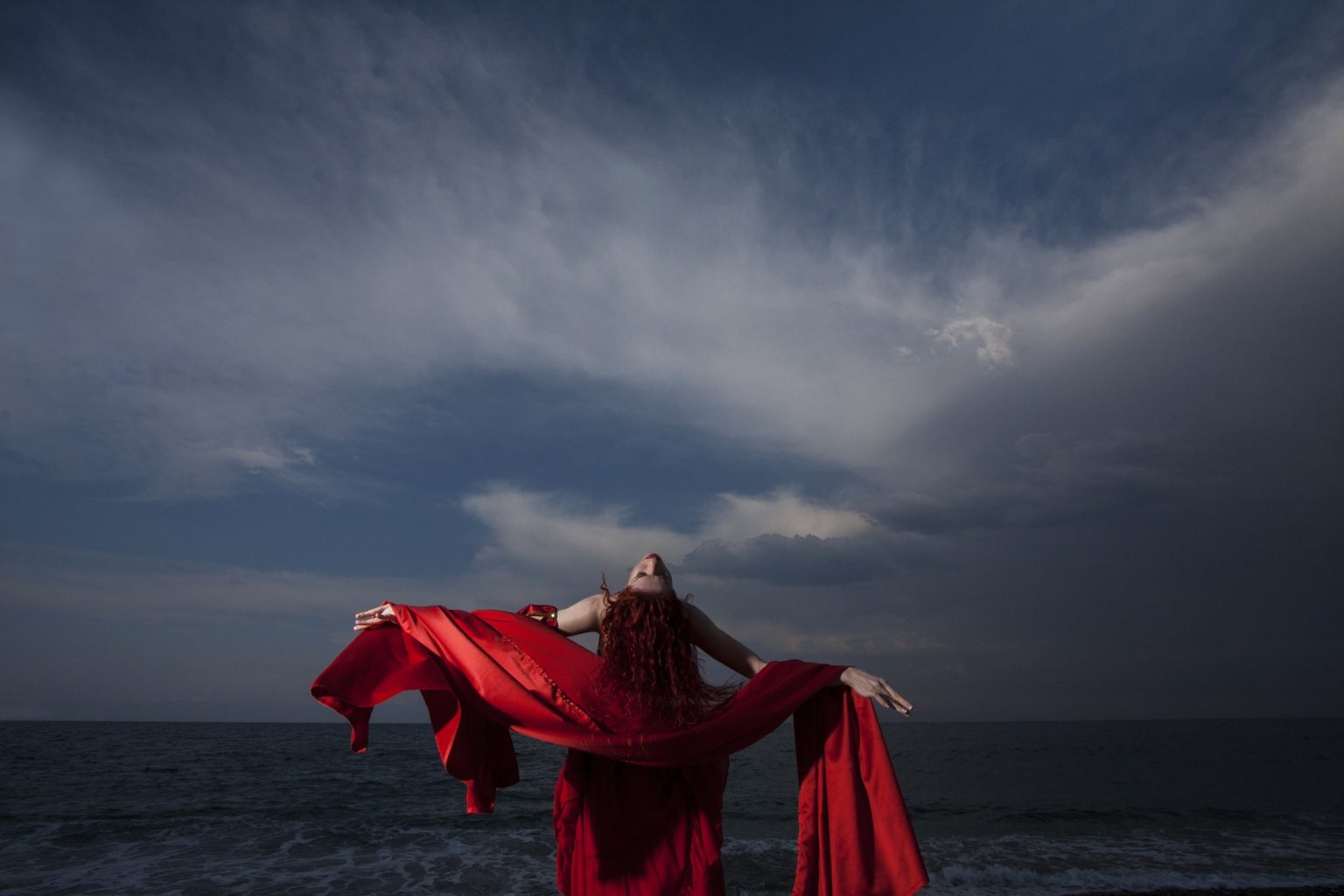 the-woman-in-the-red-dress-siddha-performance